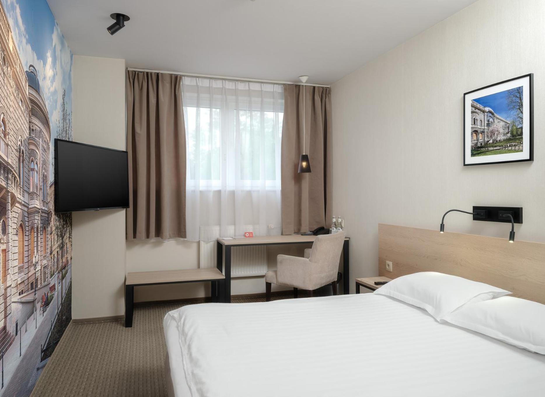 Iness Hotel Łódź Kültér fotó